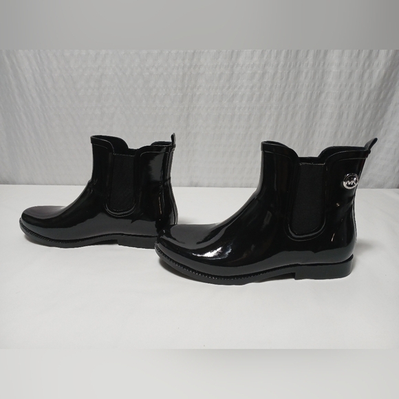 Micheal Kors Pull On Ankle Rain Boots. Size 10 - Picture 3 of 7